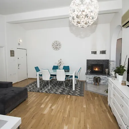 Cherry Apartment Omis