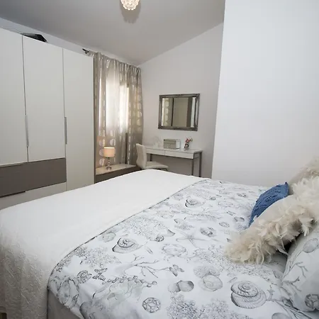 Cherry Apartment
